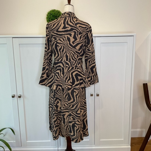 Ganni animal Print Skirt Sets Top Surplice Neck Buttoned Front Skirt Sz 6 and 4 - Picture 6 of 16